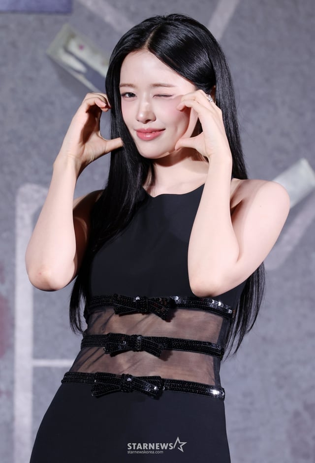 그룹 아이브 안유진이 16일 서울 구로구 신도림 라마다 호텔에서 열린 넷플릭스 예능 '크라임씬 제로' 제작발표회에 참석해 포즈를 취하고 있다. /2025.09.16 /사진=김휘선 hwijpg@