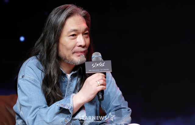 가수 임재범이 17일 서울 강남구 일지아트홀에서 진행된 40주년 기념 전국투어 및 8집 선공개 기자간담회에서 질의응답을 하고 있다. /2025.09.17 /사진=김휘선 hwijpg@