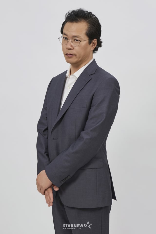 쿠팡플레이 예능 '직장인들2'의 배우 백현진이 11일 진행된 라운드 인터뷰를 위해 포즈를 취하고 있다. /사진제공=쿠팡플레이 /2025.09.11 /사진=김휘선 hwijpg@