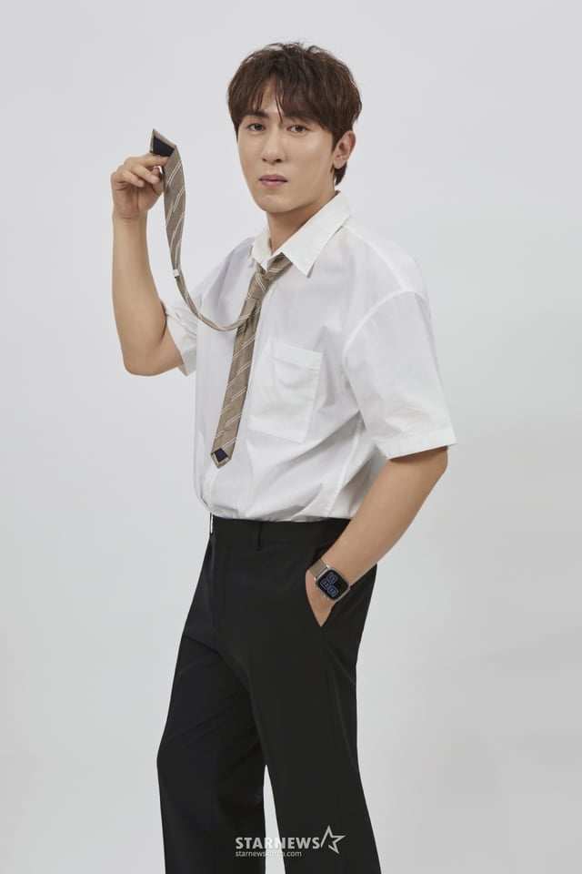 쿠팡플레이 예능 프로그램 '직장인들2'의 코미디언 김원훈이 11일 진행된 라운드 인터뷰를 위해 포즈를 취하고 있다. /사진제공=쿠팡플레이 2025.09.11 /사진=이동훈 photoguy@