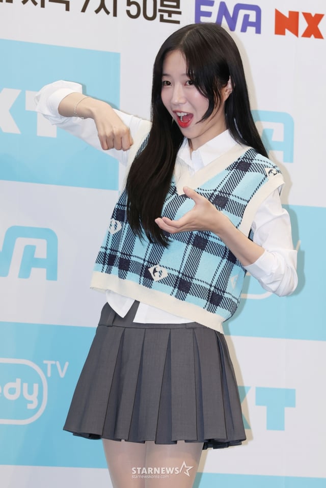 크리에이터 쯔양이 19일 오전 서울 마포구 상암동 스탠포드호텔에서 진행된 ENA 예능 '어디로 튈지 몰라' 제작발표회에 참석해 포즈를 취하고 있다. 짜여진 리스트도 사전 기획된 코스도 없이 오로지 맛집 사장님들의 릴레이 추천에 따라 인생 맛집을 찾아다니는 '노(No) 섭외 즉흥 맛집 투어 예능' 어디로 튈지 몰라는 오는 21일 첫 방송된다. /2025.09.19 /사진=이동훈 photoguy@