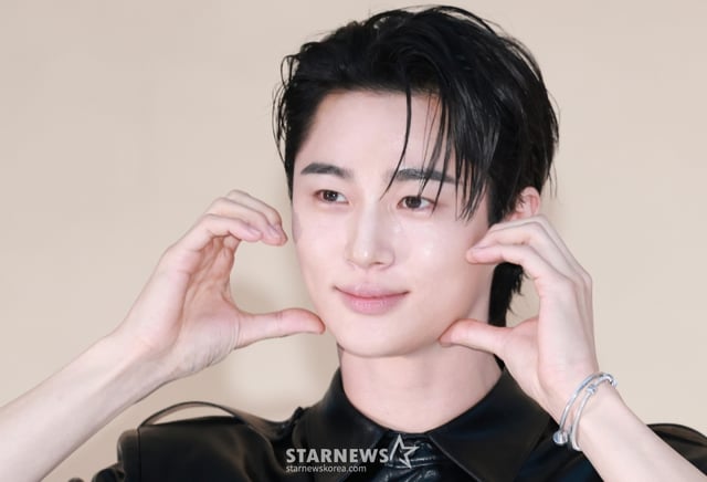 (서울=뉴스1) 권현진 기자 = 배우 변우석이 3일 오후 서울 성동구 하우스 노웨어 서울에서 열린 프리 오픈 행사에 참석해 포즈를 취하고 있다. 2025.9.3/뉴스1 Copyright © 뉴스1. All rights reserved. 무단 전재 및 재배포, AI학습 이용 금지. /사진=(서울=뉴스1) 권현진 기자