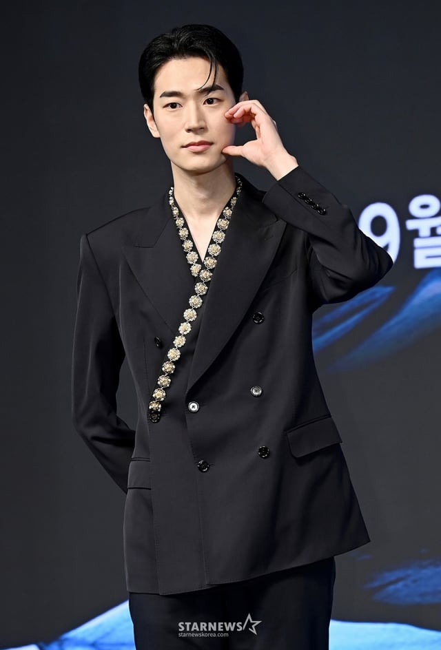 배우 박서함이 23일 서울 강남구 엘리에나호텔에서 열린 디즈니+ '탁류' 제작발표회에 참석해 포즈를 취하고 있다. /2025.09.23 /사진=김휘선 hwijpg@