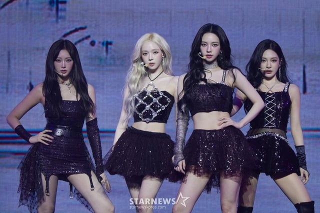 걸그룹 에스파가 30일 오후 서울 송파구 잠실실내체육관에서 진행된 단독콘서트 '2024 에스파 라이브 투어 – 싱크 : 패러렐 라인'에서 멋진 무대를 펼치고 있다. /사진제공=SM엔터테인먼트 2024.06.30 /사진=이동훈