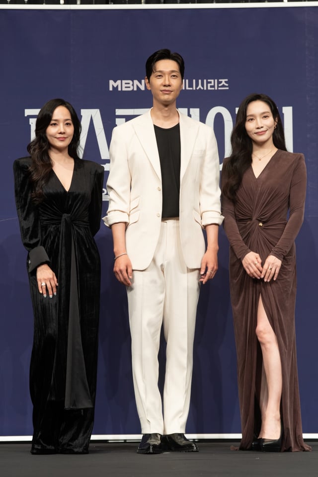 (왼쪽부터)배우 유진, 지현우, 이민영 /사진제공=MBN