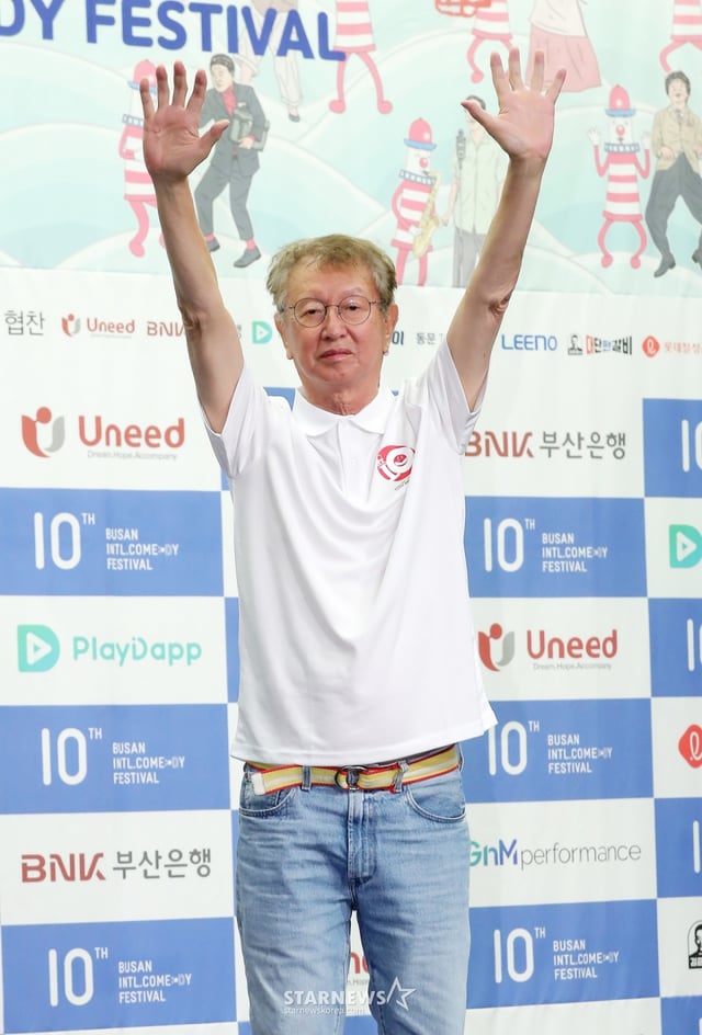 코미디언 전유성이 2022년 8월 3일 오전 서울 마포구 상암동 스탠포드 서울에서 진행된 '제10회 부산 국제 코미디 페스티벌(BICF)'(이하 부코페) 기자회견에 참석해 인사말을 하고 있다.