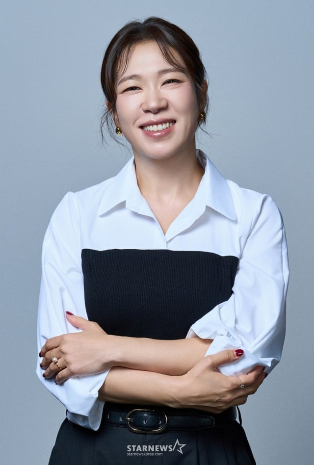 영화 '어쩔수가 없다'(감독 박찬욱)의 배우 염혜란이 26일 오후 진행된 라운드 인터뷰를 위해 포즈를 취하고 있다. /사진제공=CJENM 2025.09.26 /사진=이동훈 photoguy@