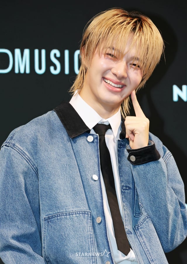 싱글 '리브 미 위드 유어 러브'(LEAVE ME WITH YOUR LOVE)를 발매하며 한국데뷔를 앞둔 태국의 '국민 아들' 가수 겸 배우 누뉴 차와린(Nunew Chawarin)이 29일 오후 서울 강남구 역삼동 라움아트센터에서 진행된 기자간담회에서 포즈를 취하고 있다. 누뉴는 오는 10월 1일 쇼케이스를 열고 데뷔한다. /사진=이동훈 photoguy@