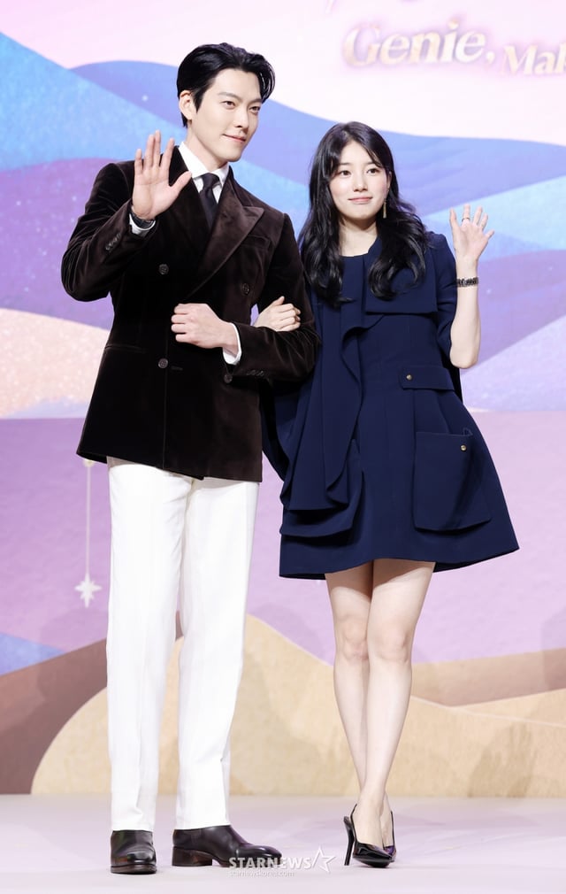 배우 김우빈, 수지가 29일 강남구 조선 팰리스 서울 강남에서 열린 넷플릭스 새 시리즈 '다 이루어질지니' 제작발표회에 참석해 포즈를 취하고 있다. /2025.09.29 /사진=김휘선 hwijpg@