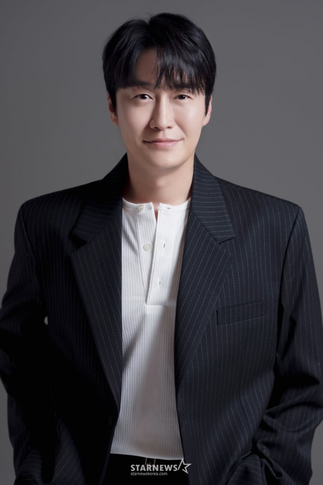 tvN 드라마 '폭군의 셰프' 배우 오의식이 1일 진행된 종영 라운드 인터뷰를 위해 포즈를 취하고 있다. /사진제공=하이지음스튜디오 2025.10.01 /사진=이동훈 photoguy@