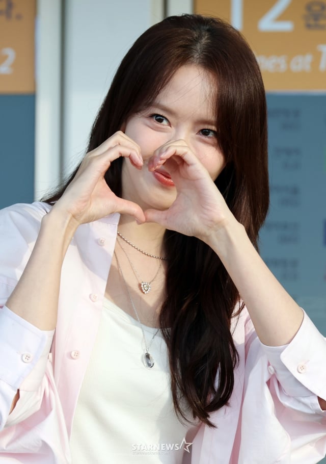 소녀시대(SNSD) 윤아(YOONA)가 태국 일정 차 30일 오후 인천국제공항을 통해 출국하고 있다. 2025.09.30 /사진=임성균 tjdrbs23@