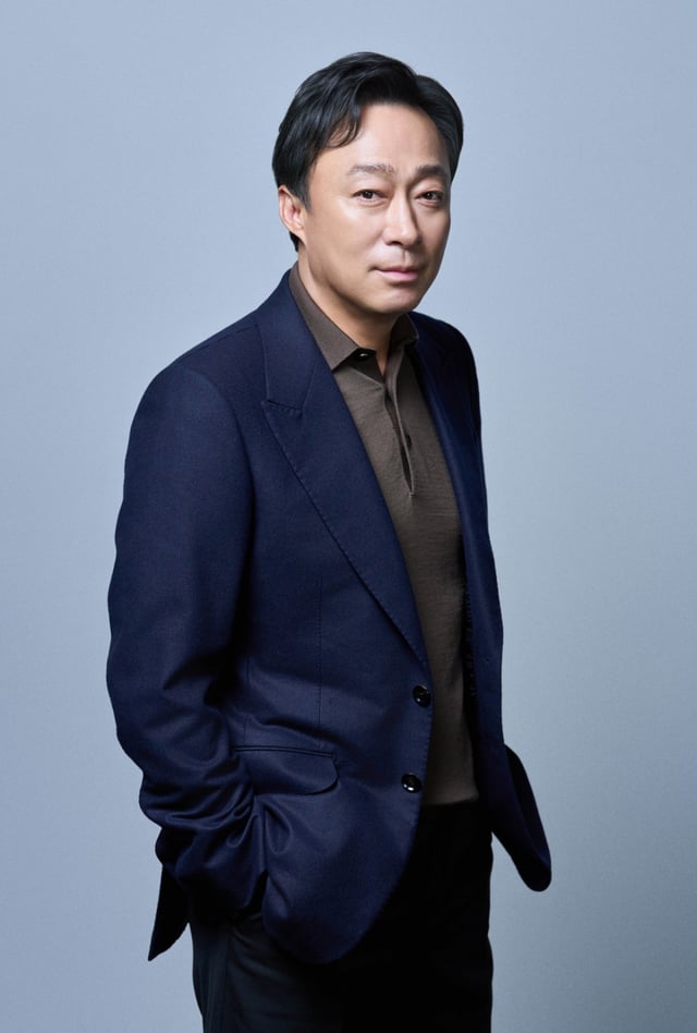 영화 '어쩔수가 없다'(감독 박찬욱)의 배우 이성민이 25일 진행된 라운드 인터뷰를 위해 포즈를 취하고 있다. /사진제공=CJENM 2025.09.25 /사진=이동훈 photoguy@