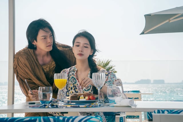 왼쪽부터 김우빈, 수지 /사진=넷플릭스
