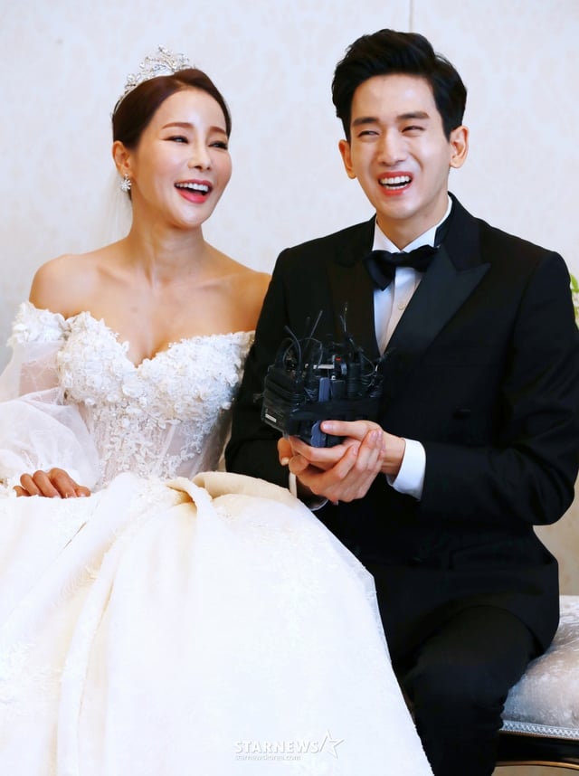 가수 미나(본명 심민아)와 류필립 /사진=이동훈 기자 /사진=이동훈 기자 photoguy@