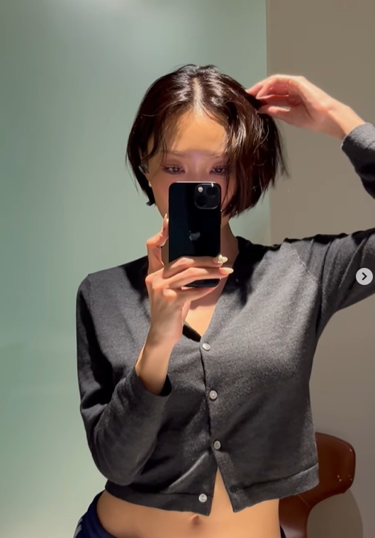 /사진=화사 SNS