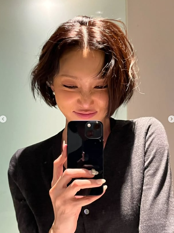 /사진=화사 SNS