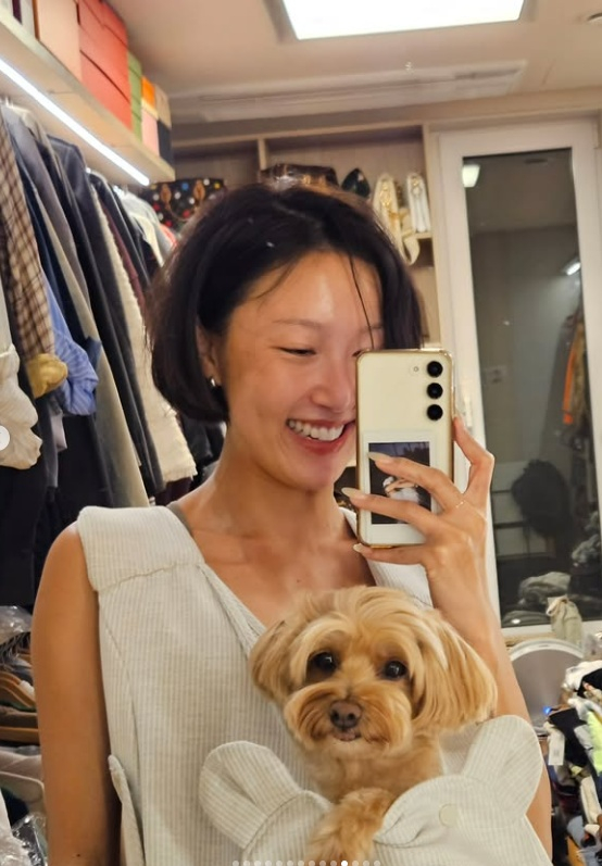 /사진=화사 SNS