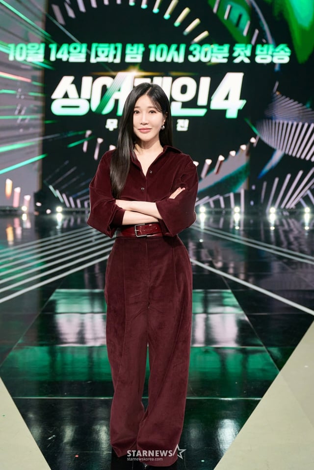 가수 이해리가 14일 오전 온라인으로 진행된 JTBC 예능 '싱어게인4-무명가수전' 제작발표회에 참석해 포즈를 취하고 있다. /사진제공=JTBC 2025.10.14 /사진=이동훈 photoguy@