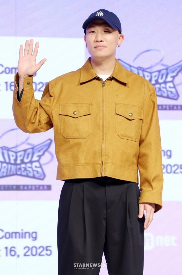가수 개코가 15일 서울 강남구 엘리에나호텔에서 진행된 엠넷 예능 '언프리티 랩스타 : 힙팝 프린세스' 제작발표회에 참석해 포즈를 취하고 있다. /2025.10.15 /사진=김휘선 hwijpg@