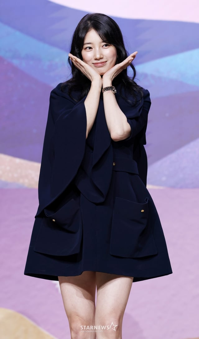 배우 수지가 29일 강남구 조선 팰리스 서울 강남에서 열린 넷플릭스 새 시리즈 '다 이루어질지니' 제작발표회에 참석해 포즈를 취하고 있다. /2025.09.29 /사진=김휘선 hwijpg@