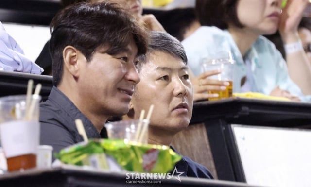 김원형(오른쪽) 감독. /사진=김진경 대기자