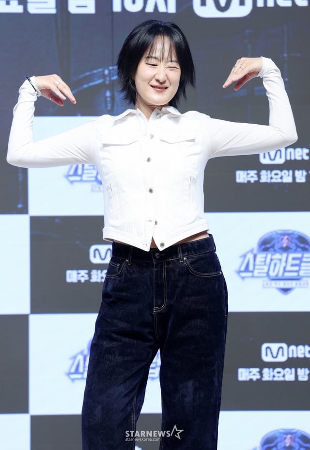 가수 선우정아가 20일 서울 강남구 엘리에나호텔에서 진행된 Mnet 예능 '스틸하트클럽' 제작발표회에 참석해 포즈를 취하고 있다. /2025.10.20 /사진=김휘선 hwijpg@