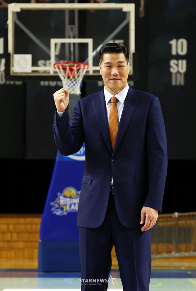 SBS '열혈농구단: 라이징이글스' 감독 서장훈 /사진=김휘선 기자 hwijpg@