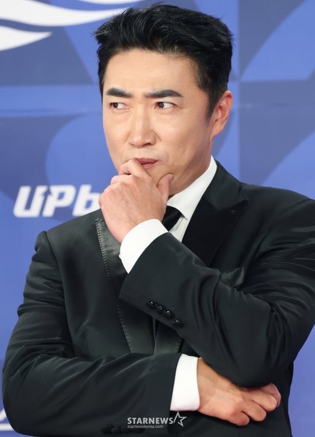 (인천=뉴스1) 권현진 기자 = 방송인 장동민이 18일 인천 중구 파라다이스시티에서 열린 ‘제4회 청룡시리즈어워즈’ 레드카펫 행사에 참석해 포즈를 취하고 있다. 2025.7.18/뉴스1 Copyright © 뉴스1. All rights reserved. 무단 전재 및 재배포, AI학습 이용 금지. /사진=(인천=뉴스1) 권현진 기자