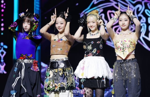 그룹 비비업이 22일 서울 용산구 블루스퀘어에서 진행된 첫 번째 미니앨범 선공개 곡 'House Party' 발매 기념 쇼케이스에서 포즈를 취하고 있다. /2025.10.22 /사진=김휘선 hwijpg@