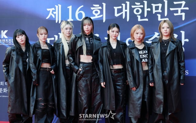 안무가 팀 베베가 23일 서울 중구 국립극장 해오름극장에서 진행된 '제16회 대한민국 대중문화예술상' 레드카펫에 참석해 포즈를 취하고 있다. /2025.10.23 /사진=김휘선 hwijpg@