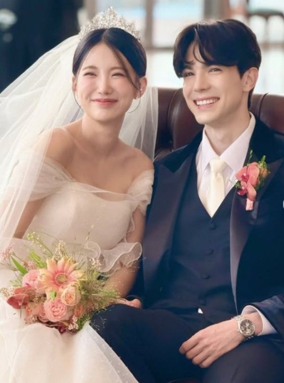 김서연, 로빈 /사진=로빈 SNS