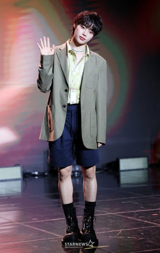 그룹 템페스트 한빈이 27일 서울 강남구 일지아트홀에서 진행된 일곱 번째 미니앨범 'As I am' 발매 기념 쇼케이스에서 포즈를 취하고 있다. /2025.10.27 /사진=김휘선 hwijpg@