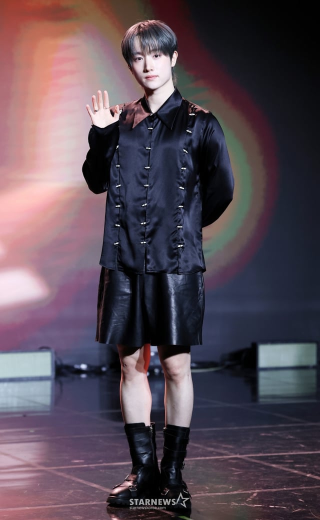 그룹 템페스트 혁이 27일 서울 강남구 일지아트홀에서 진행된 일곱 번째 미니앨범 'As I am' 발매 기념 쇼케이스에서 포즈를 취하고 있다. /2025.10.27 /사진=김휘선 hwijpg@
