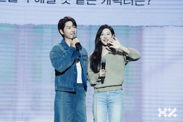 왼쪽부터 송중기, 김지원 /사진=하이지음스튜디오
