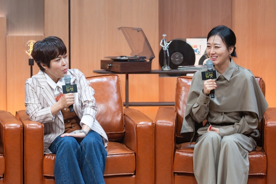 코미디언 조혜련(왼쪽), 가수 장윤정 /사진제공=MBN