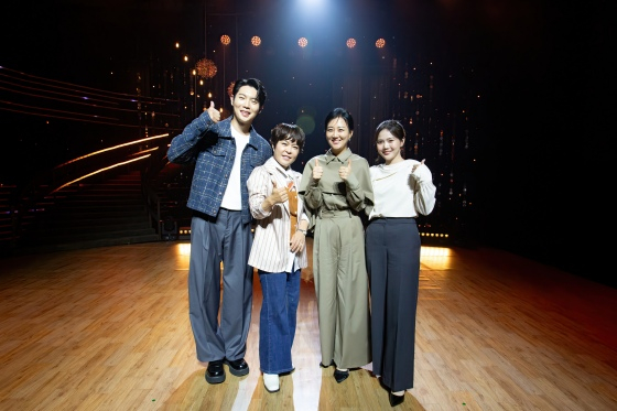 (왼쪽부터) 가수 손태진, 코미디언 조혜련, 가수 장윤정, 그룹 오마이걸 효정 /사진제공=MBN