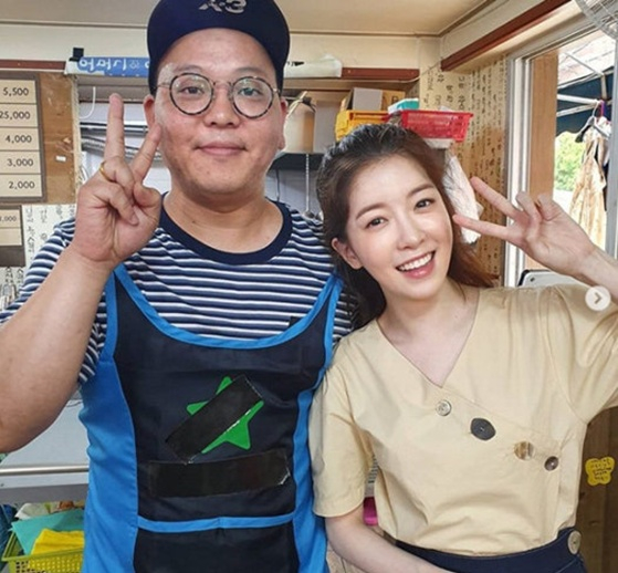 권상훈 씨(왼쪽), '골목식당' MC였던 정인선/사진=홍탁집 SNS