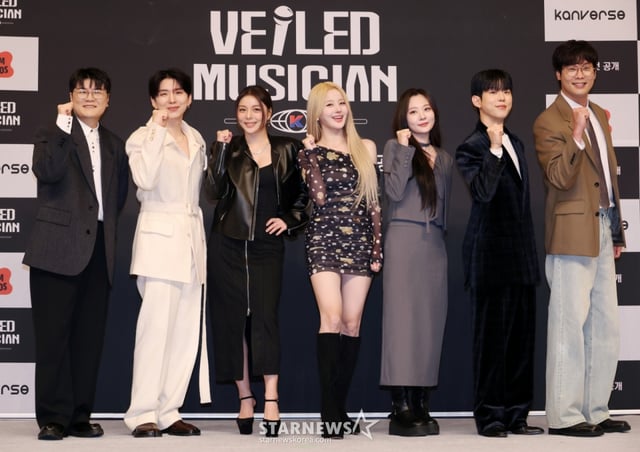 신용재, 기현, 에일리, 벨, 안지영, 폴킴, 최다니엘이 12일 오후 서울 양천구 목동 SBS에서 진행된 오디션 예능 '베일드 뮤지션' 제작발표회에 참석해 포즈를 취하고 있다. /2025.11.12 /사진=이동훈 photoguy@