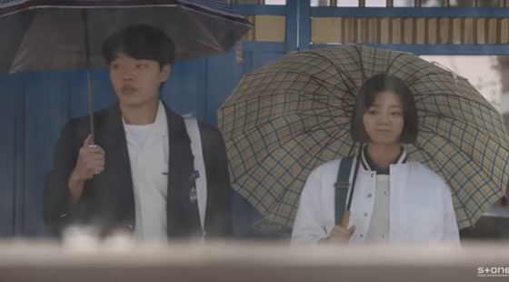 류준열, 혜리/사진='소녀' 뮤직비디오 캡처