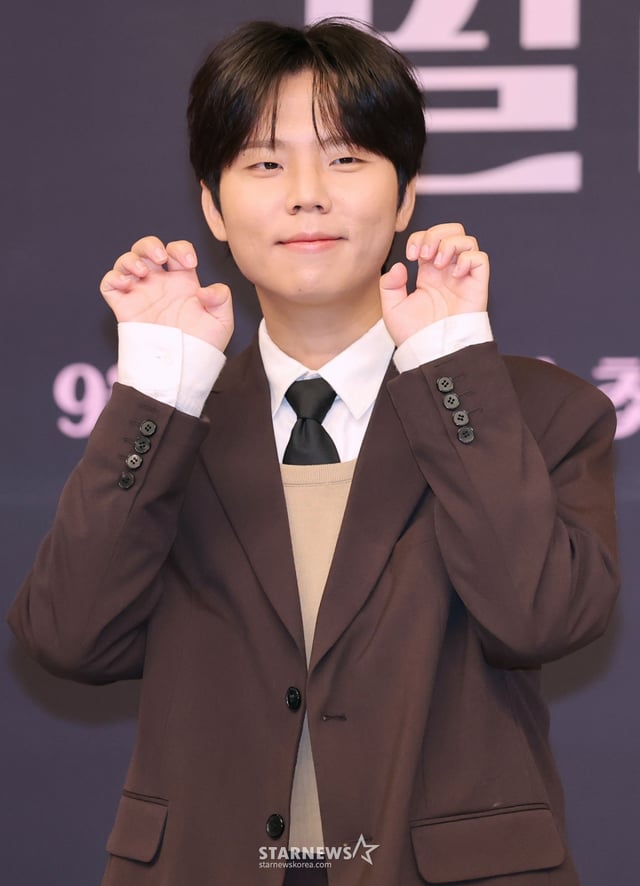 가수 정승환이 23일 오전 서울 양천구 목동 SBS에서 진행된 SBS 예능 '우리들의 발라드' 제작발표회에 참석해 포즈를 취하고 있다. 음악 전문가부터 일반 남녀노소까지 150명의 '탑백귀 대표단'이 대중픽 감별사로 나서 새로운 목소리를 찾는 집단 지성 음악 서바이벌 오디션 '우리들의 발라드'는 오늘(23일) 첫 방송된다. /2025.09.2 /사진=이동훈 photoguy@