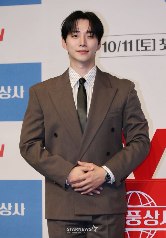 배우 이준호가 1일 오후 서울 구로구 더 링크 트리뷰트 포트폴리오 호텔에서 진행된  tvN 드라마 '태풍상사' 제작발표회에 참석해 포즈를 취하고 있다. /2025.10.01 /사진=이동훈 photoguy@