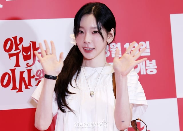 가수 태연이 7일 서울 용산구 CGV용산아이파크몰에서 열린 영화 '악마가 이사왔다'(감독 이상근) VIP 시사회에 참석해 포즈를 취하고 있다. /2025.08.07 /사진=김휘선 hwijpg@