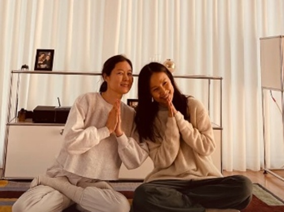 문소리, 이효리 /사진=문소리 SNS