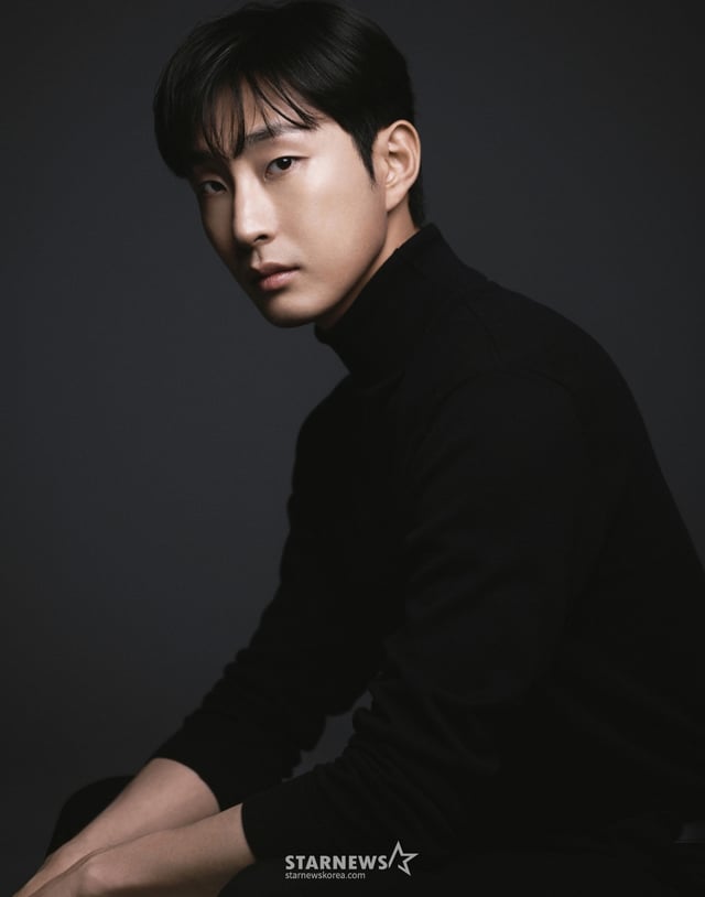 SBS 드라마 '우주메리미'의 배우 배나라가 21일 진행된 라운드 인터뷰를 위해 포즈를 취하고 있다. /사진제공=YY엔터테인먼트 /2025.11.21 /사진=김휘선 hwijpg@