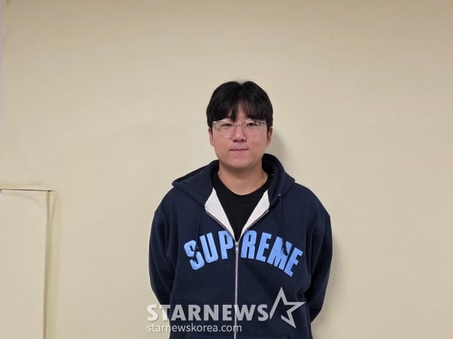 LG 송승기가 23일 서울 목동야구장에서 열린 '2025 이마트 노브랜드배 CHAMPIONSHIP'에 참여해 스타뉴스와 인터뷰에 응하고 있다. /사진=김동윤 기자