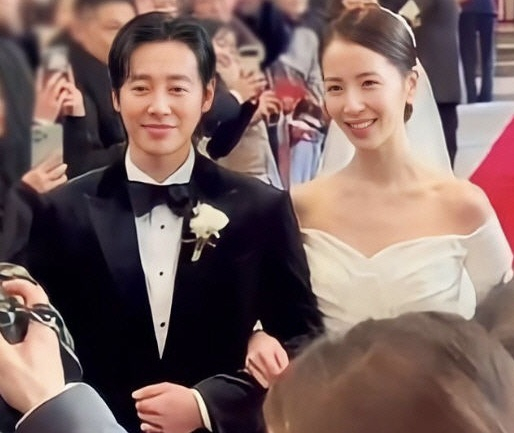 왼쪽부터 김동욱, 스텔라 김 부부 /사진=인스타그램