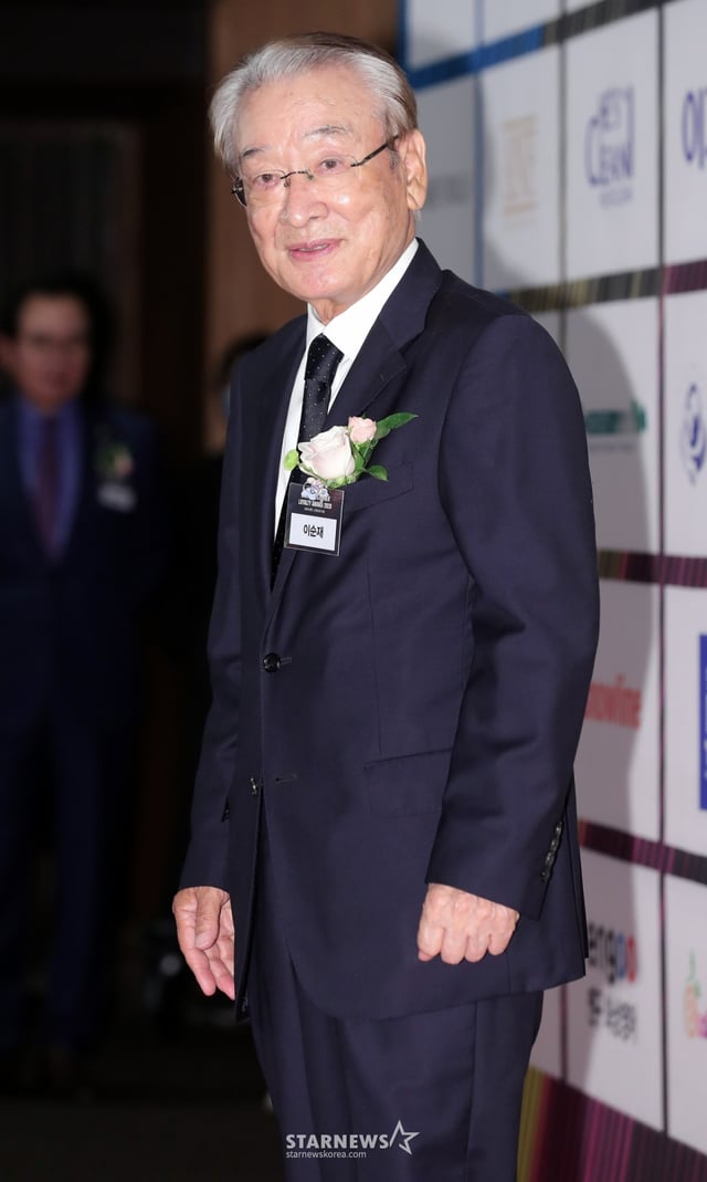  배우 이순재/사진=스타뉴스