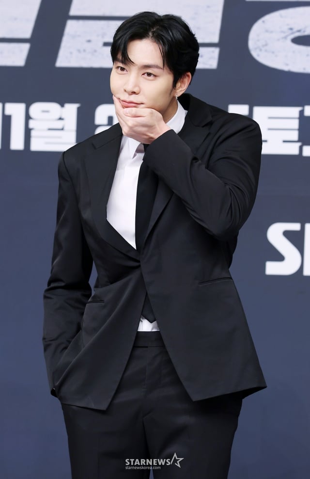 그룹 NCT 쟈니가 26일 서울 양천구 목동 SBS에서 진행된 예능 '열혈농구단' 제작발표회에 참석해 포즈를 취하고 있다. /2025.11.2 /사진=김휘선 hwijpg@
