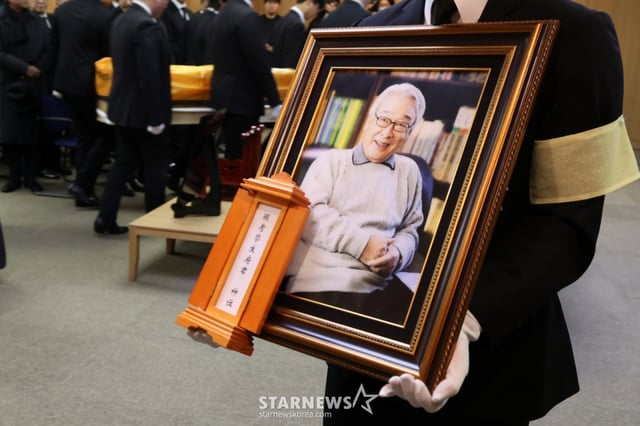 배우 고(故) 이순재의 영결식이 27일 서울 송파구 서울아산병원 장례식장에서 엄수되고 있다. /2025.11.27 /사진=김휘선