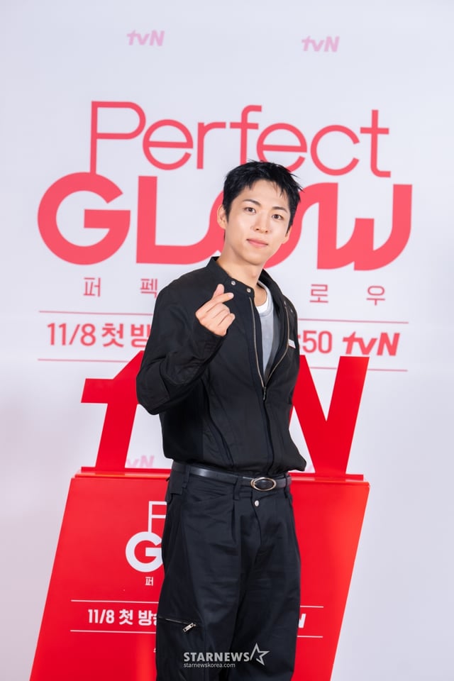 배우 주종혁이 6일 온라인으로 진행된 tvN 예능 '퍼펙트 글로우' 제작발표회에 참석해 포즈를 취하고 있다. /사진제공=tvN 2025.11.06 /사진=이동훈 photoguy@